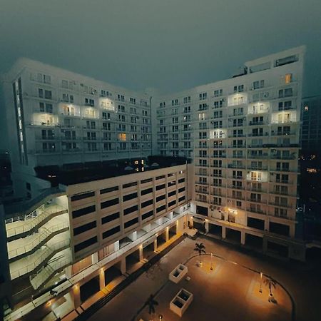 Dolphin Inn & Suites Manhattan Лакхнау Екстер'єр фото